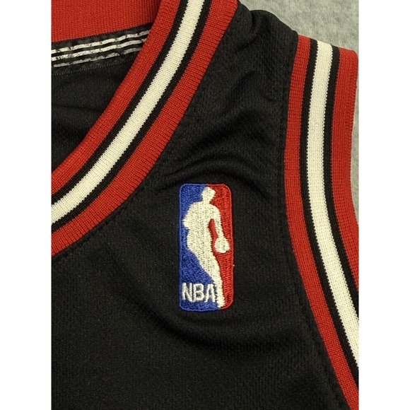 Chicago Bulls Derrick Rose #1 Youth Medium Adidas NBA Jersey Black Swingman Sewn - Picture 9 of 11